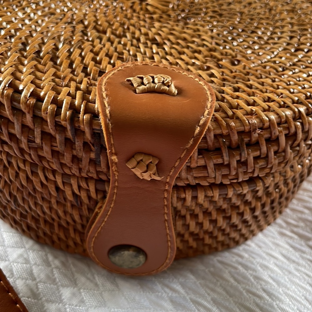Round Rattan Straw Handbag Purse - Picture 2 of 5